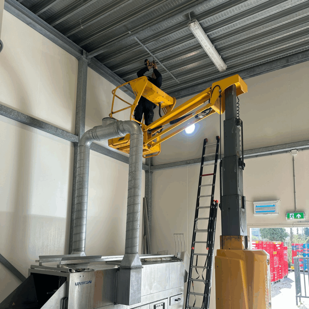 Project pardytec installatietechniek met hoogwerker